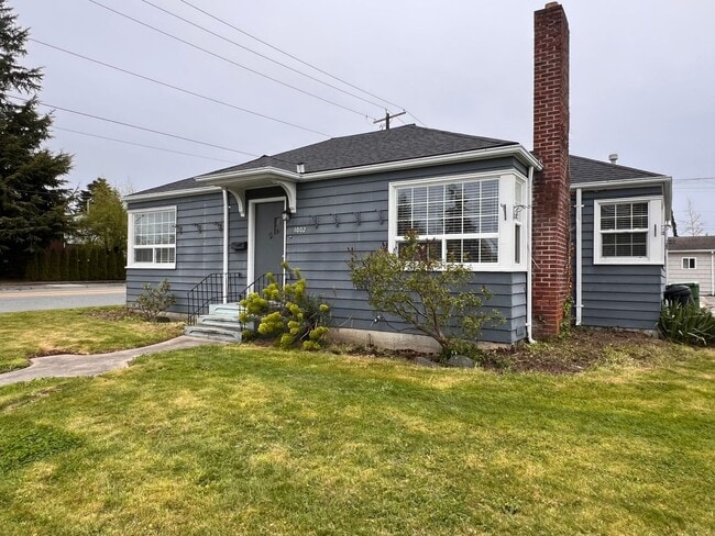 property at 1002 S 12th St