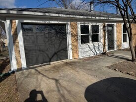 1214 E Johnston St in Olathe, KS - Building Photo