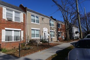 1326 Downing Pl NE in Washington, DC - Building Photo