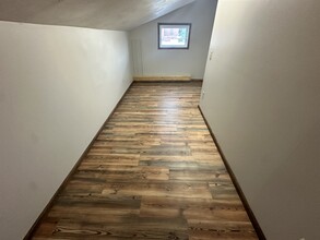 47 W Bridge St, Unit 1 upstairs in Oswego, NY - Building Photo - Building Photo