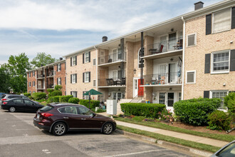 The Moorings of Occoquan in Woodbridge, VA - Building Photo - Building Photo