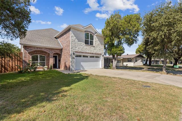 13105 Holbrook Dr in Farmers Branch, TX - Building Photo