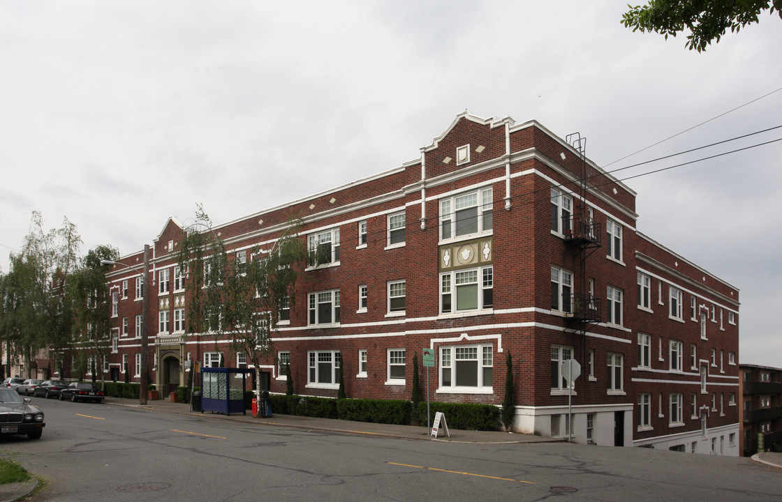 Roy Vue Apartments in Seattle, WA - Building Photo