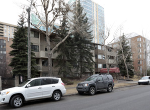 Livingstone in Calgary, AB - Building Photo - Building Photo