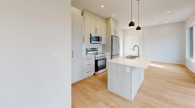 11528-11122 122 St NW in Edmonton, AB - Building Photo - Building Photo