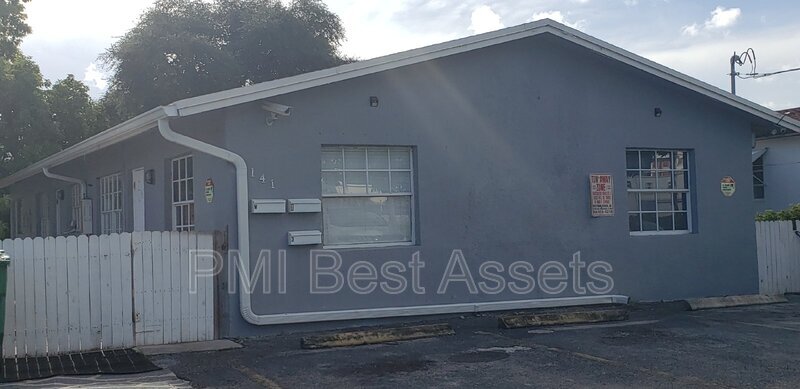 141 NW 4th Ave in Dania Beach, FL - Building Photo