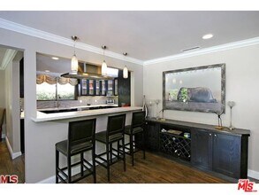 2001 Coldwater Canyon Dr in Beverly Hills, CA - Building Photo - Building Photo