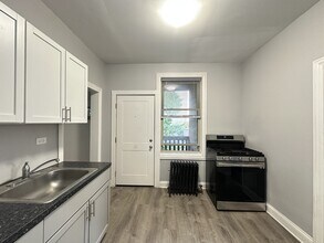 1214 W Rosemont Ave in Chicago, IL - Building Photo - Building Photo