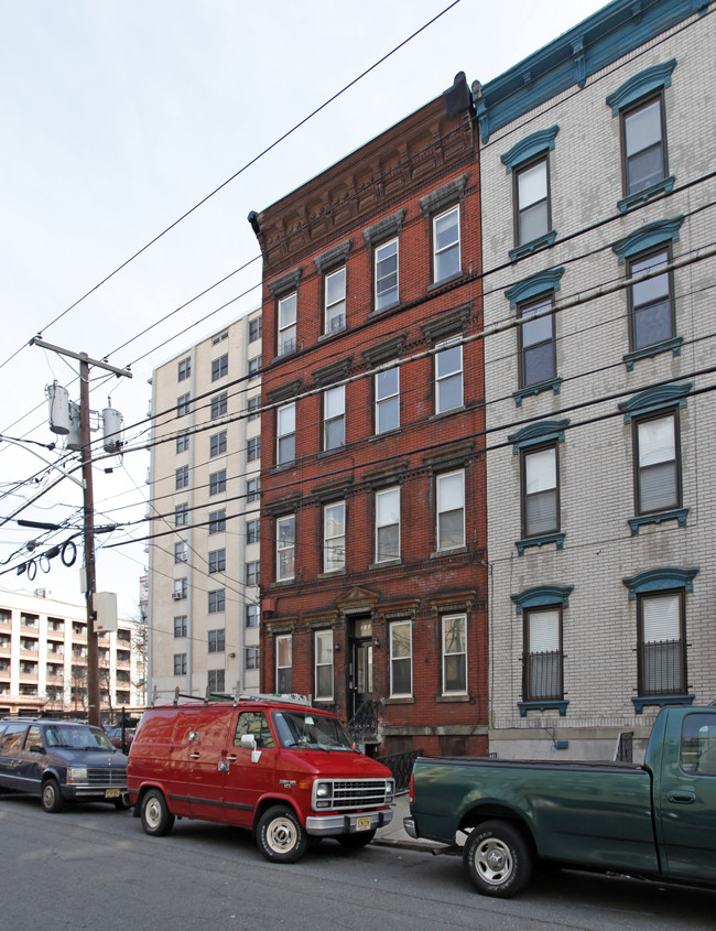 213 Jefferson St in Hoboken, NJ - Building Photo - Building Photo