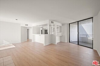 15480 Antioch St in Los Angeles, CA - Building Photo - Building Photo