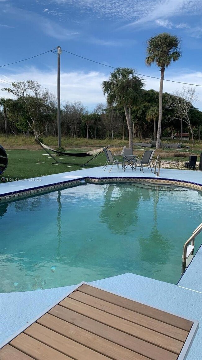 6003 S Indian River Dr in Fort Pierce, FL - Building Photo - Building Photo