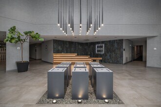 Escape in Stamford, CT - Foto de edificio - Interior Photo