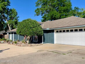 5511 La Moya Ave in Jacksonville, FL - Building Photo - Building Photo