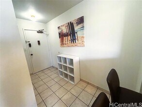 2345 Ala Wai Blvd in Honolulu, HI - Building Photo - Building Photo