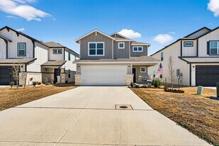4037 Bermuda Ln in Seguin, TX - Building Photo