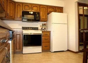The Parkshore Apartments of Arden Hills in Arden Hills, MN - Foto de edificio - Building Photo