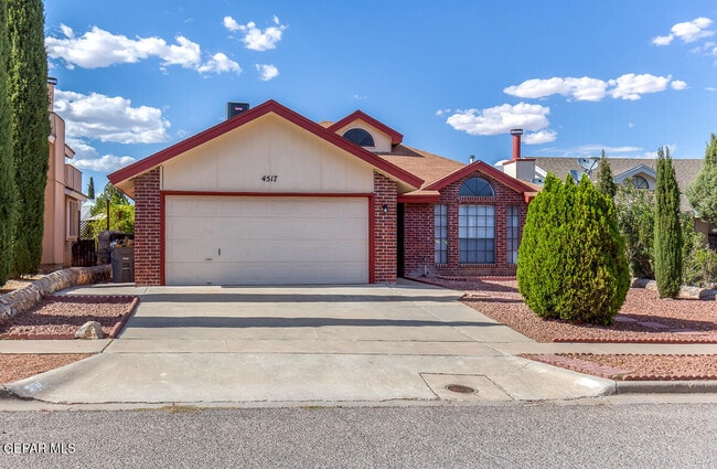 property at 4517 Loma De Cobre Dr