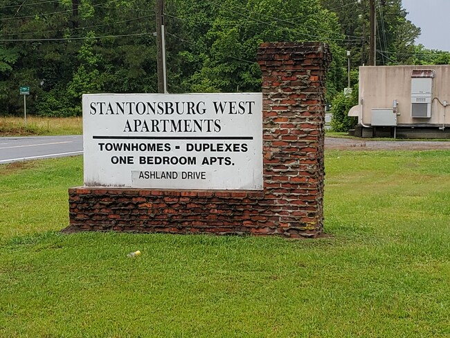 Stantonsburg West Apartments in Greenville, NC - Building Photo - Building Photo