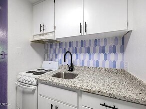 2450 Lymbery St, Unit 233 in Reno, NV - Building Photo - Building Photo