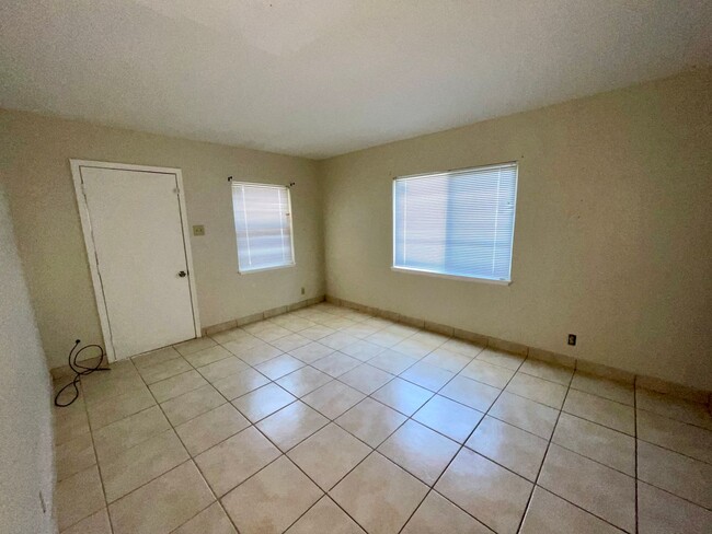 5126 Trowbridge Dr in El Paso, TX - Building Photo - Building Photo