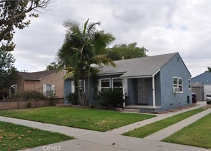 6129 Myrtle Avenue in Long Beach, CA - Building Photo - Building Photo
