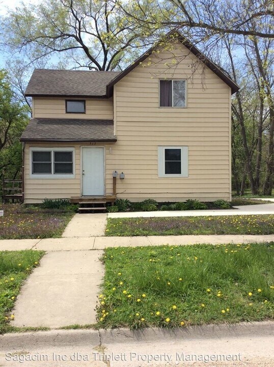 717 Depot St in Iowa Falls, IA - Foto de edificio