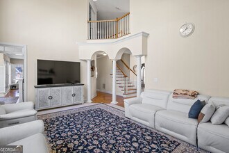 5685 Lake Manor Cl in Johns Creek, GA - Foto de edificio - Building Photo