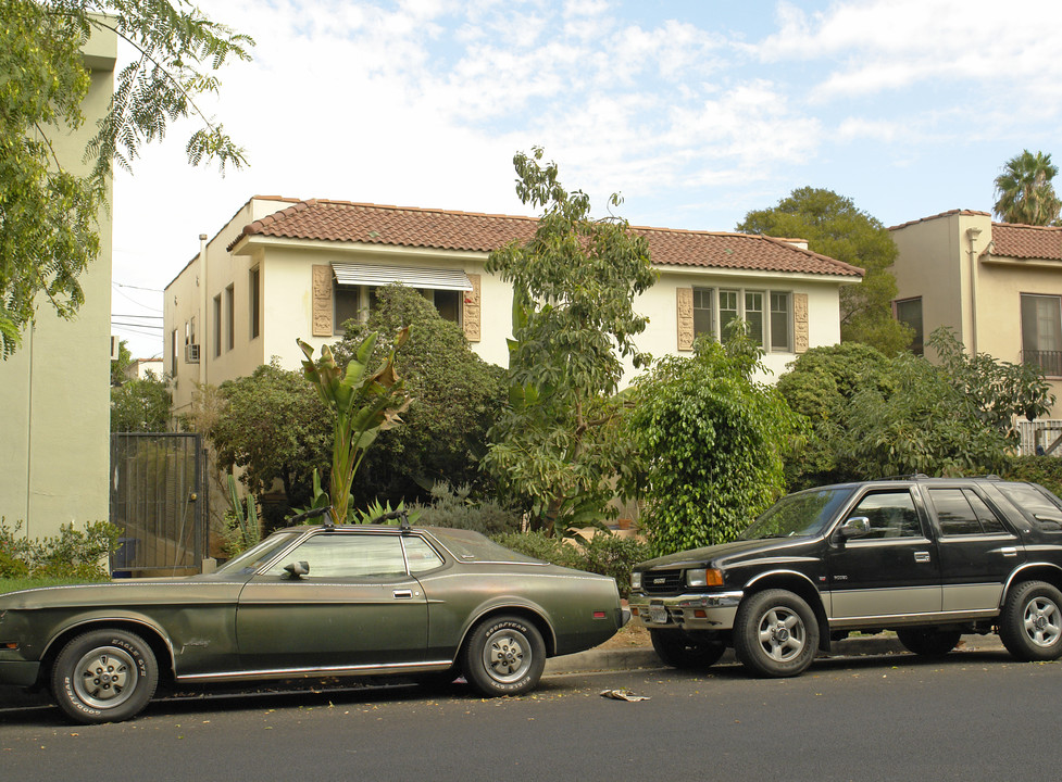 1155 N Fuller Ave in West Hollywood, CA - Foto de edificio