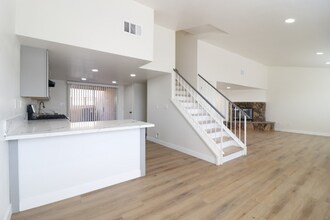 15978 Muni Rd-Unit -7 in Apple Valley, CA - Building Photo - Building Photo