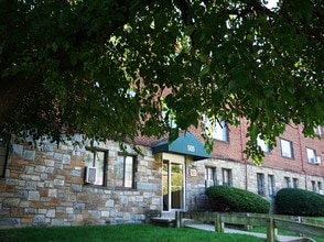 Fleetwood Village Apartments in Hyattsville, MD - Building Photo - Building Photo