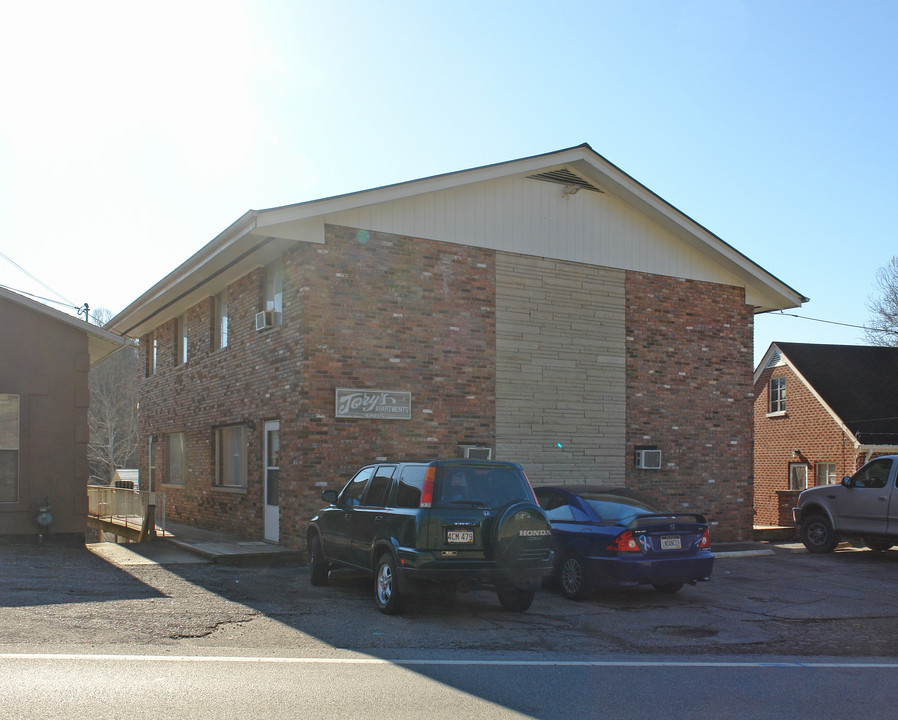 Toary's Apartments in Huntington, WV - Building Photo