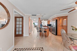 17940 Gulf Blvd in Redington Shores, FL - Foto de edificio - Building Photo