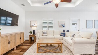 304 Casa Pl in Panama City Beach, FL - Building Photo