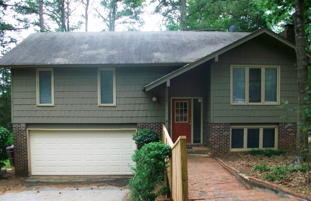 101 Carrie Leigh Lane C-04-0183 in Pendleton, SC - Building Photo