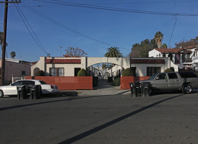 1331 Mariposa Ave in Los Angeles, CA - Building Photo - Building Photo