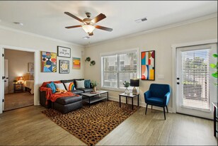 300 Dalhausser Ln in Oviedo, FL - Building Photo