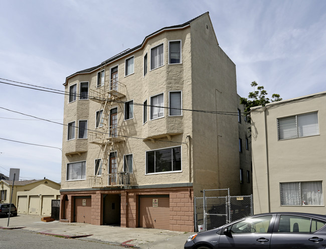 6321 Dover St in Oakland, CA - Building Photo - Building Photo