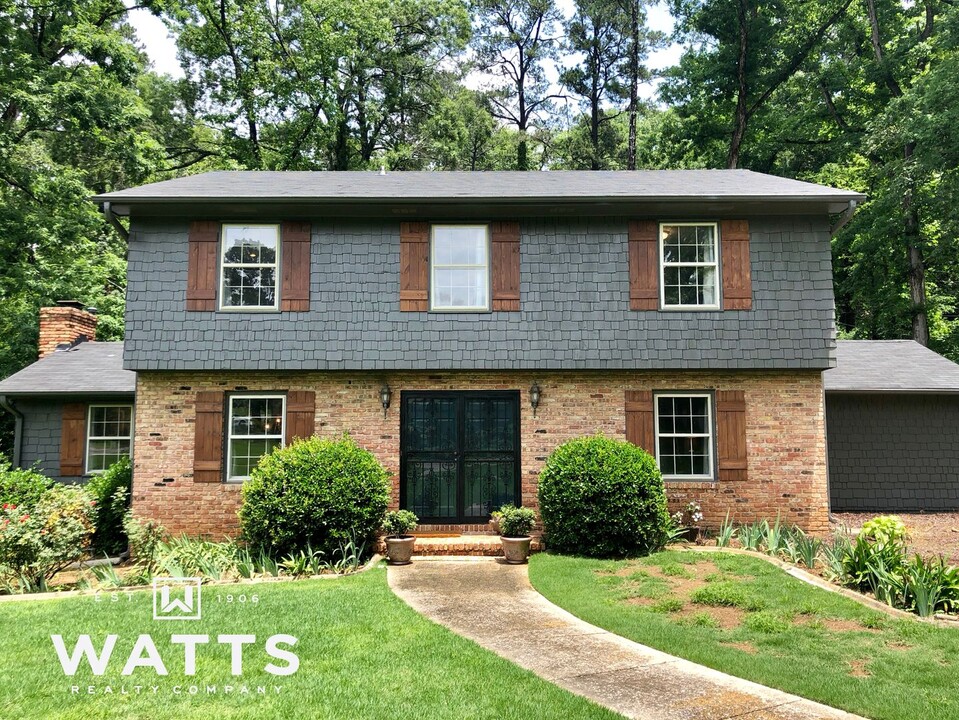 3213 Starlake Dr in Birmingham, AL - Foto de edificio