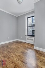 309 W 97th St in New York, NY - Building Photo - Building Photo