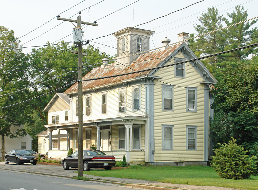 123 South St in Milford, NH - Building Photo