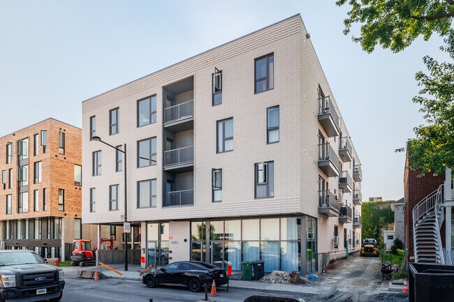 6180 Rue in Montréal, QC - Building Photo - Building Photo