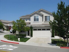 130 Woodcrest Dr in San Ramon, CA - Building Photo