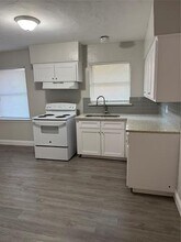 1909 Dorothy Dr in Grand Prairie, TX - Building Photo - Building Photo