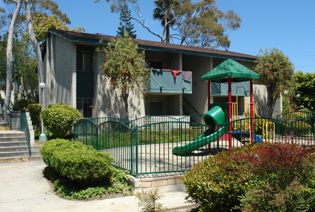 Presidio Park in Santa Barbara, CA - Building Photo - Building Photo