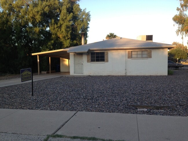 property at 1200 S Farmer Ave