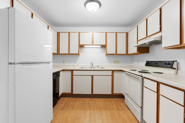 Keystone Manor in Beaver Dam, WI - Building Photo - Building Photo