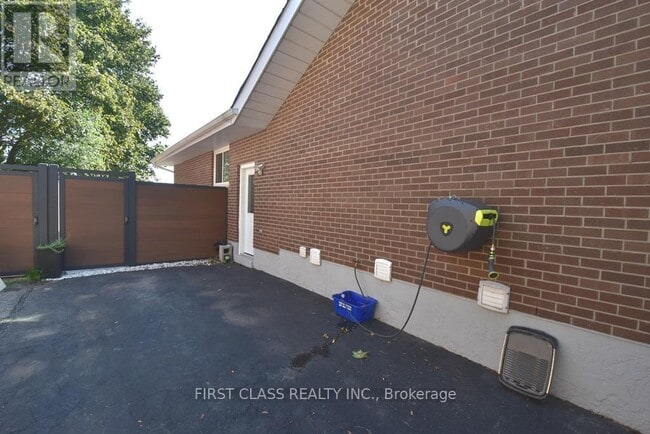 1506 Simcoe St N in Oshawa, ON - Building Photo - Building Photo