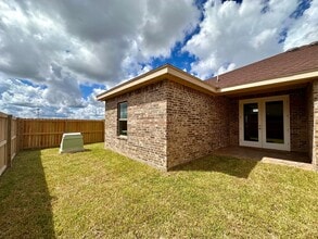 1002 Gabriella St in Harlingen, TX - Building Photo - Building Photo