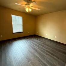 117 New Dallas Hwy in Lacy Lakeview, TX - Building Photo - Building Photo