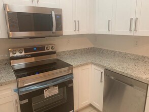 220 SW 116th Ave in Pembroke Pines, FL - Building Photo - Building Photo